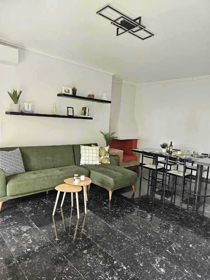 Modern Garden View Apt In Voula, Athens - Luxe Kültér fotó